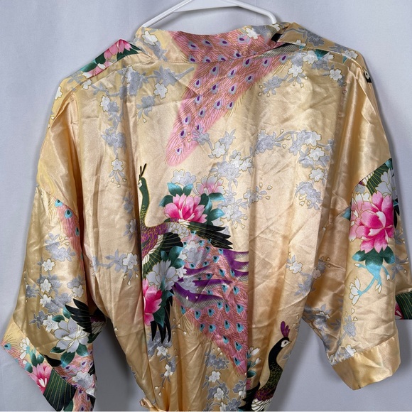 Oriental Village Kimono Robe Satin Look Peacock Floral Champagne OS NWT - Picture 13 of 13